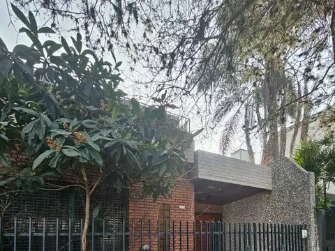 Casa en Venta 4 Ambientes Amplio con Parrilla y Garage