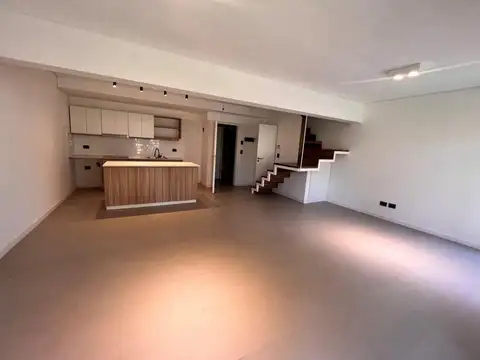 Dúplex 3 amb con jardín en ccomplejo cerrado – Benavídez