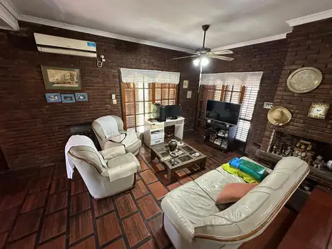 Casa en Venta en Paso Del Rey 6 Ambientes
