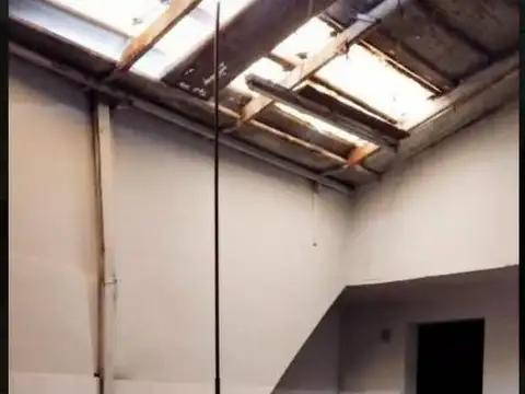Casa en lote propio de 232 en esquina con amplio local
