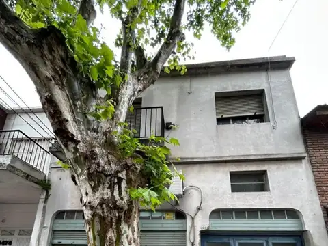 PH P.ALTA FRENTE 3 AMBS + LOCAL/GALPÓN/DEPÓSITO EN P.BAJA 