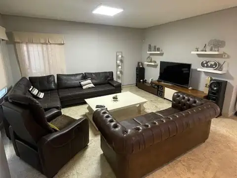 Casa 4 ambientes con 4 baños