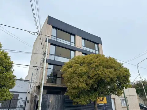VENTA LOCAL COMERCIAL A ESTRENAR EN TANDIL