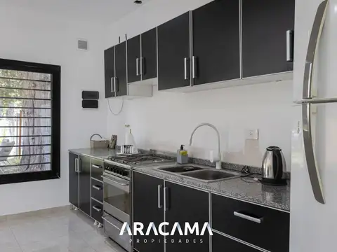 Casa 2 ambientes con 2 baños