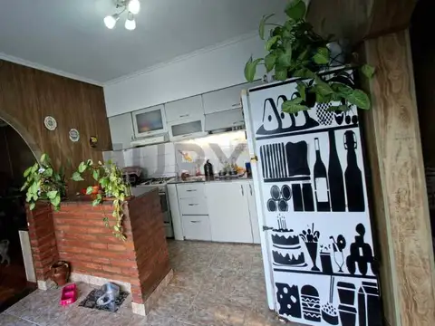 PH 3 AMBIENTES EN VENTA CON COCHERA PATIO Y SIN EXPENSAS  LANÚS OESTE