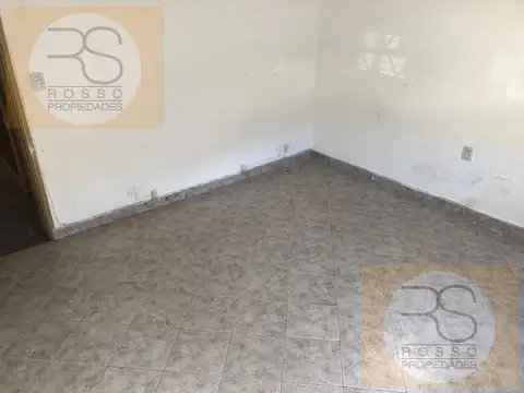 Depto Tipo Casa en Venta en Ramos Mejia Sur, USD 82.000