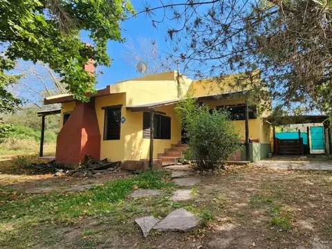 Casa mas cabañas y departamento a la venta en Bialet Masse. (C470)