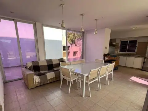 Casa en Alquiler de 3 dormitorios