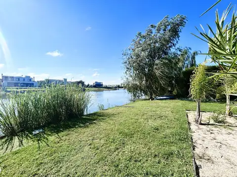 VENTA EN OPORTUNIDAD CASA SALIDA A LAGUNA CANTON ISLAS Mobiliario incluido 