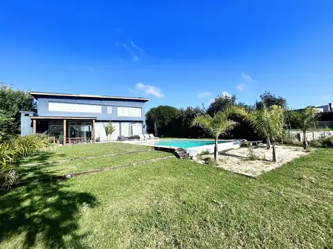 Casa en Venta en El Cantón - Barrio Islas, USD 390.000