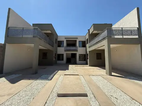 Severo del Castillo 100