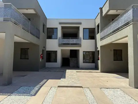 VENTA DEPARTAMENTO CON PATIO EN LAS CORTADERAS III