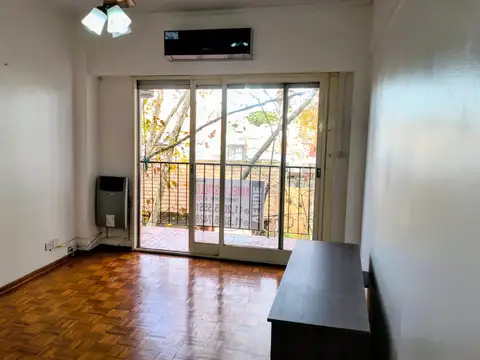 ULTIMO PRECIO POSTA   - 2 AMB AL FRENTE CON COCINA COMEDOR - LAVADERO - BALCÓN