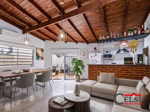 PH Tipo Casa al Frente | 143 m² | Sin Expensas | Apto Profesional | 3 Dormitorios | Patio, Terraza y Parrilla