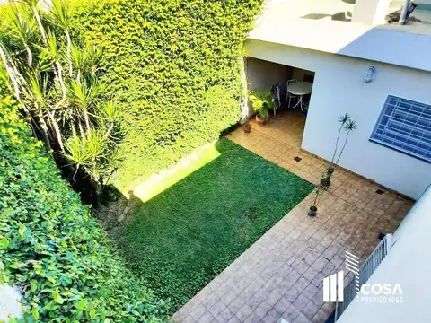 Venta Casa de 4 dormitorios con jardín y parrilla Rosario