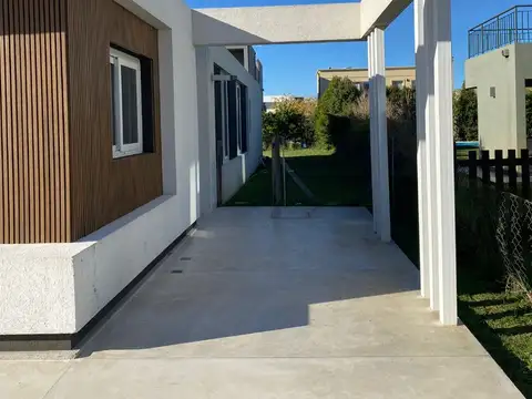 CASA EN BARRIO PUERTOS ARAUCARIAS