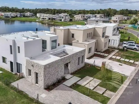 Casa a la Venta en Santa Ana