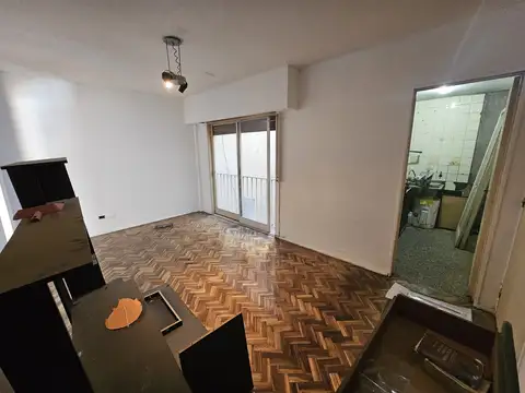   ¡Tu Refugio Urbano con Ubicación TOP en Flores! ?