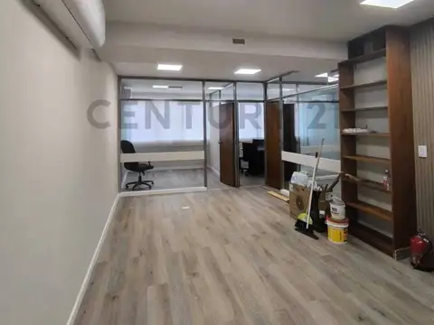 Expectacular Oficina en edificio 100% apto profesional - Zona  Centro Barrio San