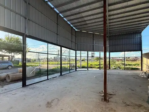 AMPLIO LOCAL COMERCIAL EN ALQUILER, PUEBLO ESTHER!