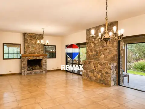 VENTA CASA SAN LORENZO CHICO PILETA CLIMATIZADA