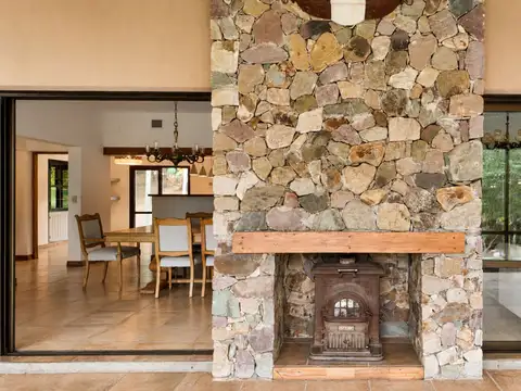 Casa 5 ambientes con 3 baños