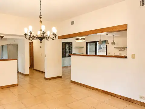 VENTA CASA SAN LORENZO CHICO PILETA CLIMATIZADA