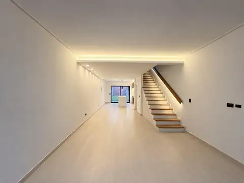 Casa 5 ambientes con 3 baños