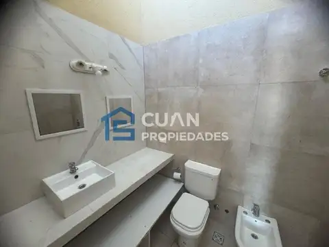 Casa 4 ambientes con 2 baños