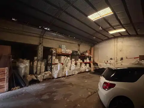 EN VENTA- GALPÓN DON DOBLE INGRESO-BARRIO AZCUENAGA