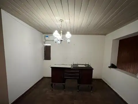 Venta Casa 2 Dorm. 1 Baño – A Reciclar – Lobos