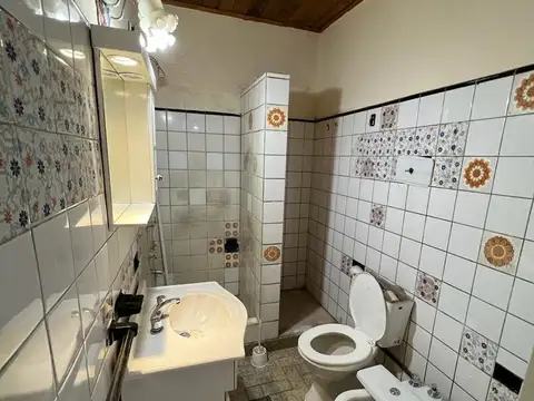 Casa 2 ambientes con 1 baño