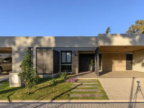 Casas en venta - 3 dormitorios - Villa Allende Golf