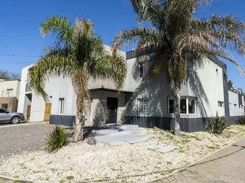 Excelente casa en Barrio Cerrado Maschwitz, con amplios espacios, piscina y 2 suites