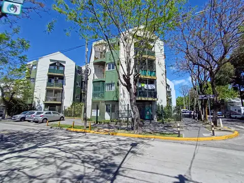 EXCELENTE DEPARTAMENTO DE 3 AMBIENTE EN COMPLEJO CERRADO