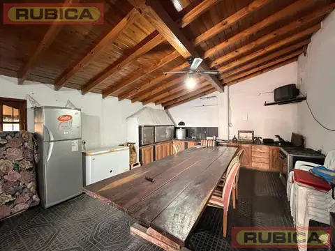 Casa 5 ambientes con 2 baños
