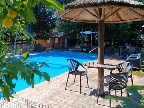Casa 12 ambientes con 4 baños