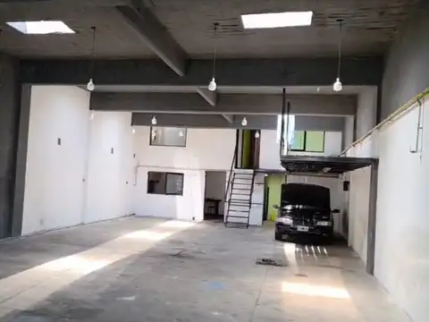 Galpon en Alquiler 30  mts Fondo