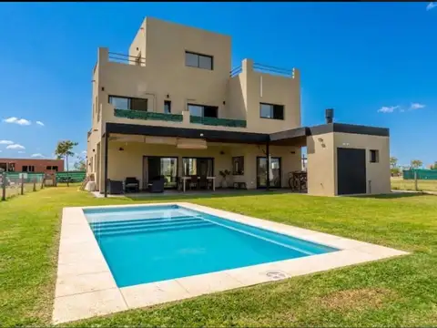 VENTA CASA 6 AMBIENTES RIBERAS PUERTOS DEL LAGO