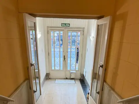 Avenida Rivadavia 10800, Piso 1