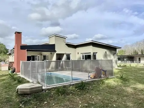 Casa 4 ambientes con 1 baño