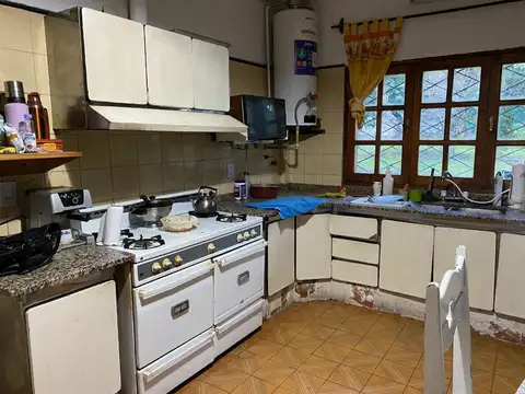 Casa 10 ambientes con 6 baños