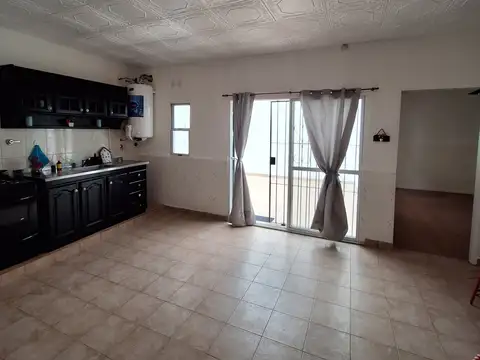 Depto Tipo Casa en Alquiler en Mataderos, $ 750.000