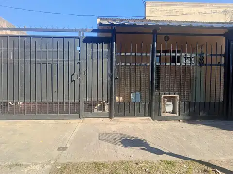 CASA EN VANTA MAS DOS DEPARTAMENTOS EN VILLA MERCEDES, SAN LUIS.