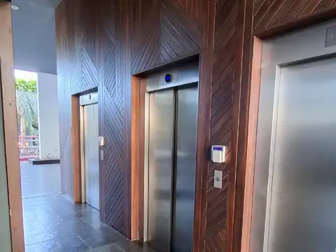 Torre "Arealis", Puerto Norte. Tres dormitorios. Cochera. Categria