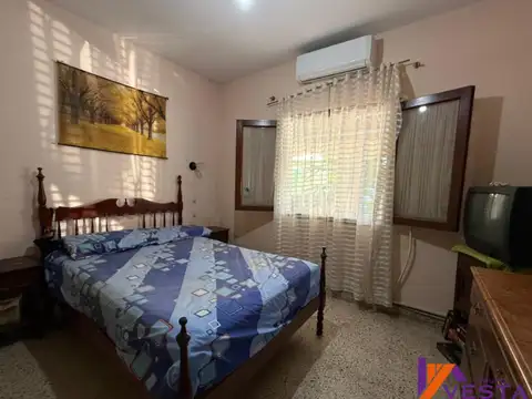 Casa en Venta con 5 cocheras