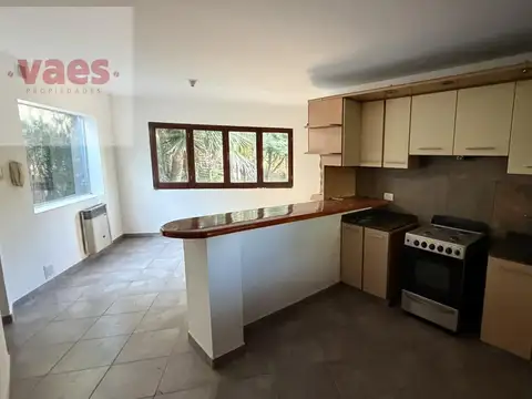 VENTA – Dúplex de 3 dormitorios con pileta en Housing cerrado en Argüello