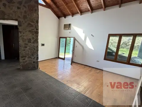 Casa 5 ambientes con 3 baños