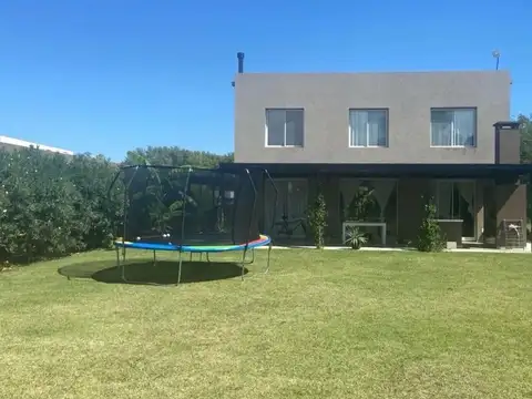 Casa en Alquiler de 4 dormitorios
