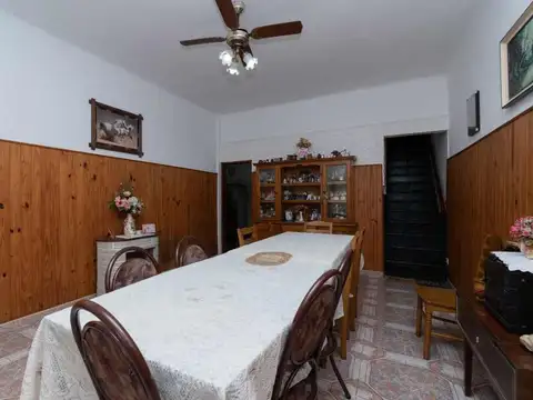 Depto Tipo Casa 7 ambientes con 2 baños